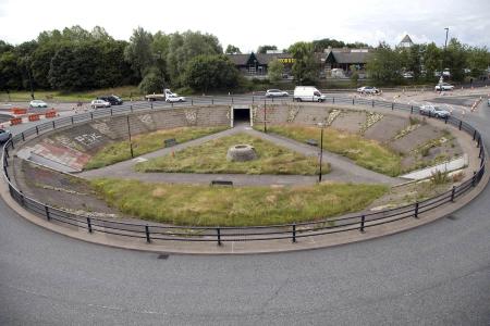 How the old roundabout used to look with unpopular subways and limited crossings